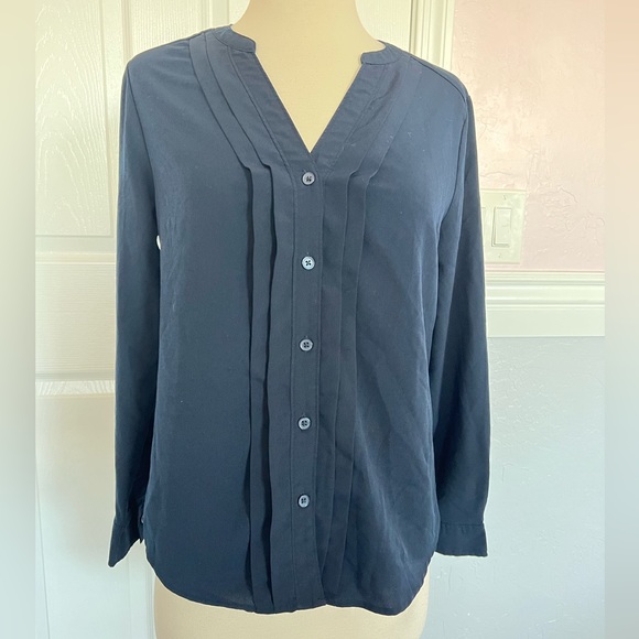 Banana Republic Classic Fit V-Neck Navy Blue Women’s Blouse Size SP - Picture 3 of 13